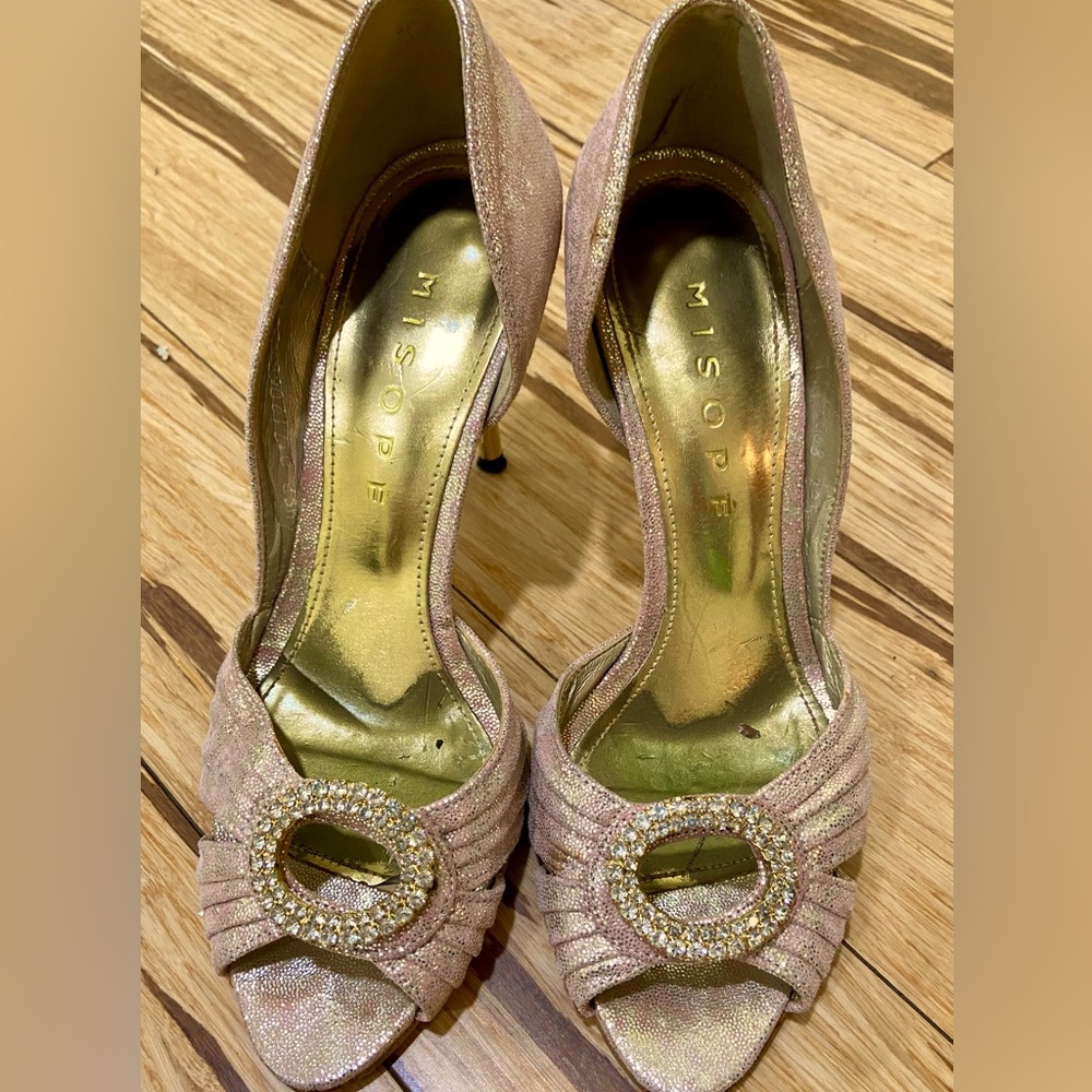 Beige heels